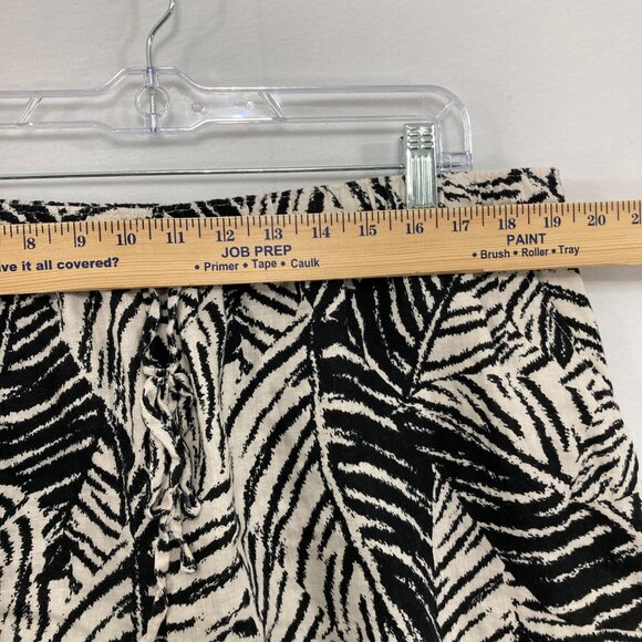 Cynthia Rowley size 2X Pure Linen Black White Leaf Print Tie Front Casual Shorts - Picture 5 of 8